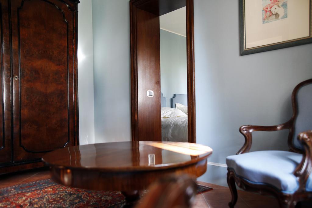 La Torre Dei Canonici Lumellogno Habitación foto